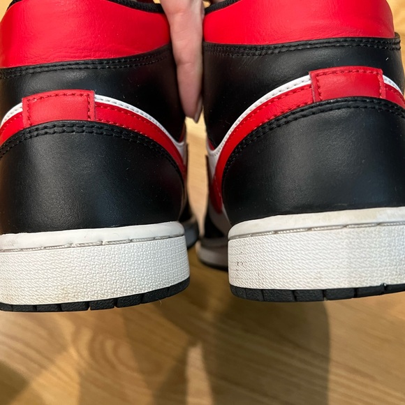 Air Jordan 1 Mid - Picture 4 of 7